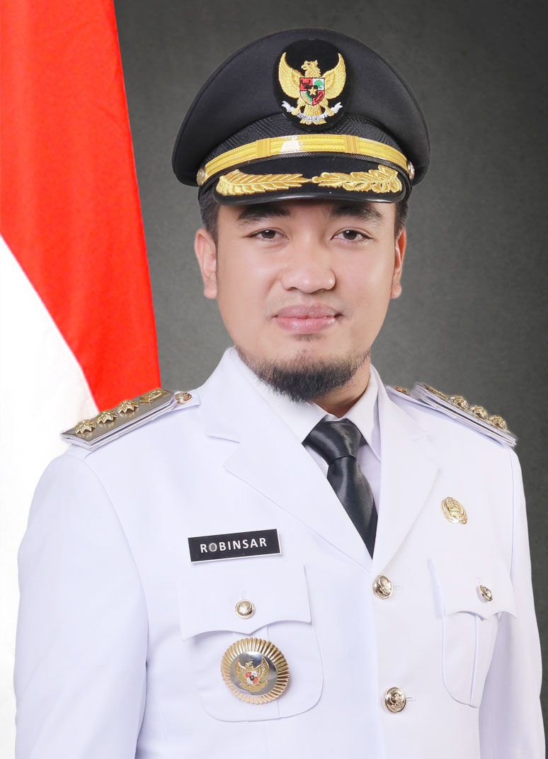 WALIKOTA CILEGON ROBINSAR